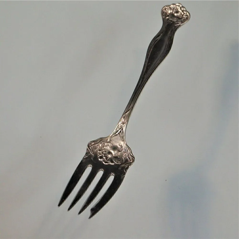 Vintage Meat Serving Fork Rogers Bros 1903 Mystic Pattern Silverplate